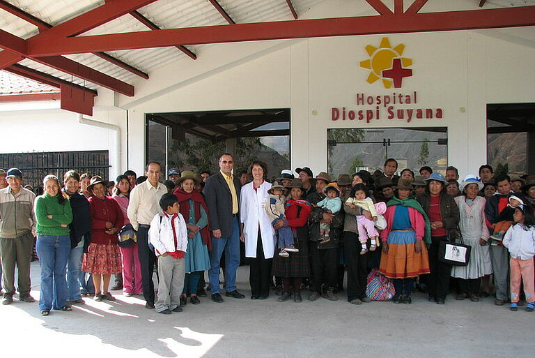 Wie ein Krankenhausprojekt in den Anden Berge versetzt